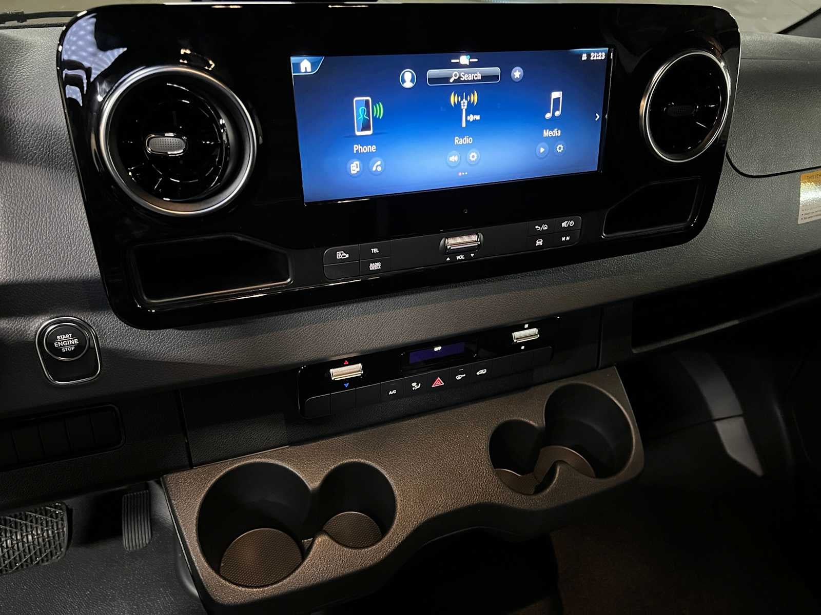 2025 Mercedes-Benz Sprinter Cargo Van 2500 Standard Roof I4 Diesel 144" RWD