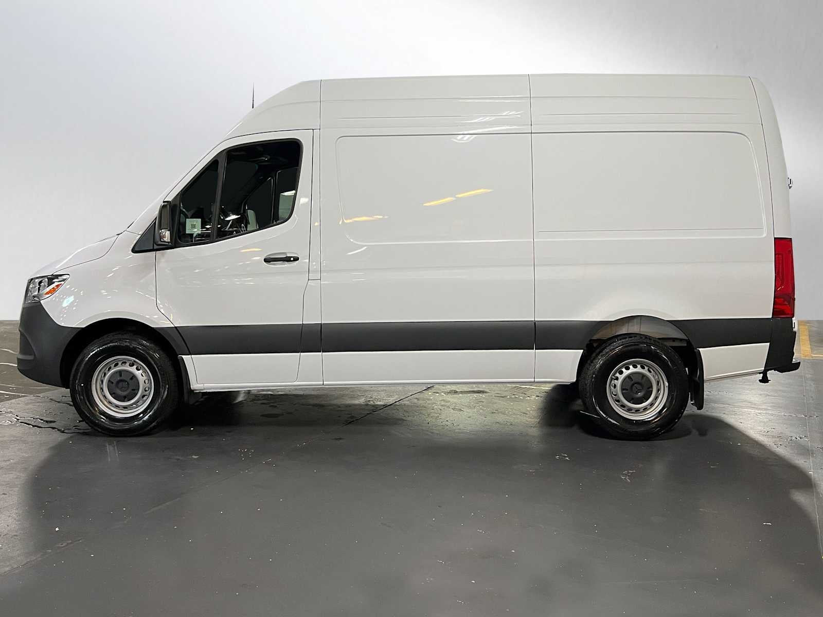 2025 Mercedes-Benz Sprinter Cargo Van 2500 Standard Roof I4 Diesel 144" RWD