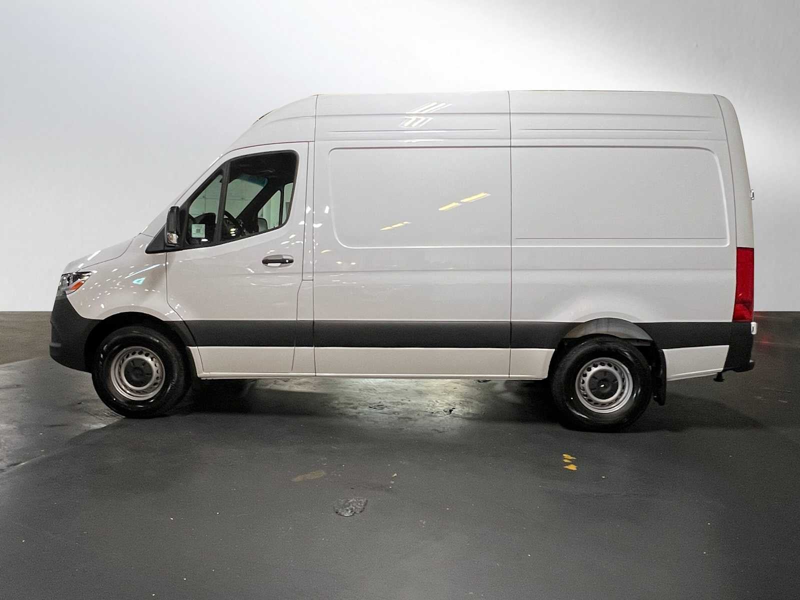 2025 Mercedes-Benz Sprinter Cargo Van 2500 Standard Roof I4 Diesel 144" RWD