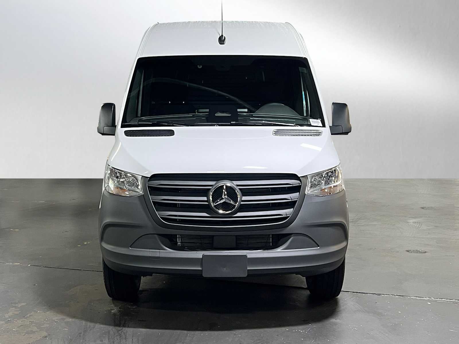 2025 Mercedes-Benz Sprinter Cargo Van 2500 Standard Roof I4 Diesel 144" RWD