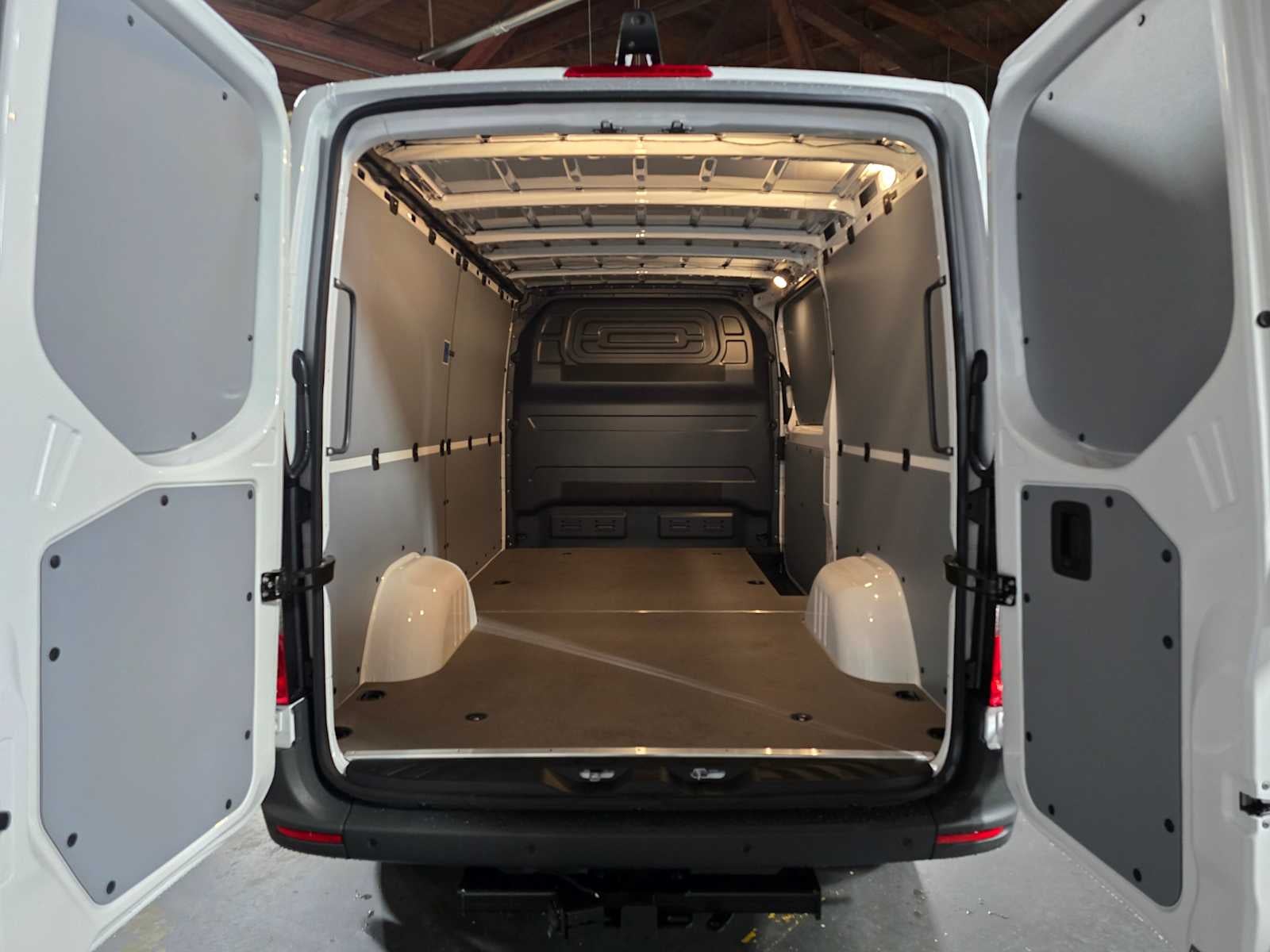 2026 Mercedes-Benz Sprinter 2500 Standard Roof I4 Diesel 144 RWD