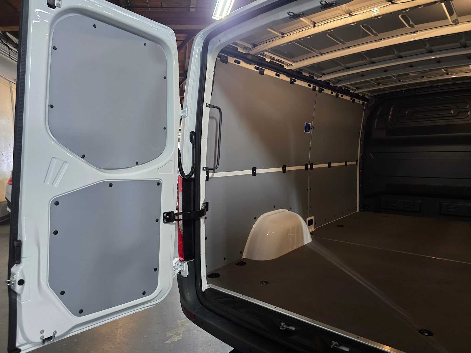 2026 Mercedes-Benz Sprinter 2500 Standard Roof I4 Diesel 144 RWD