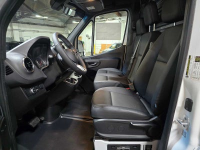 2026 Mercedes-Benz Sprinter 2500 Standard Roof I4 Diesel 144 RWD