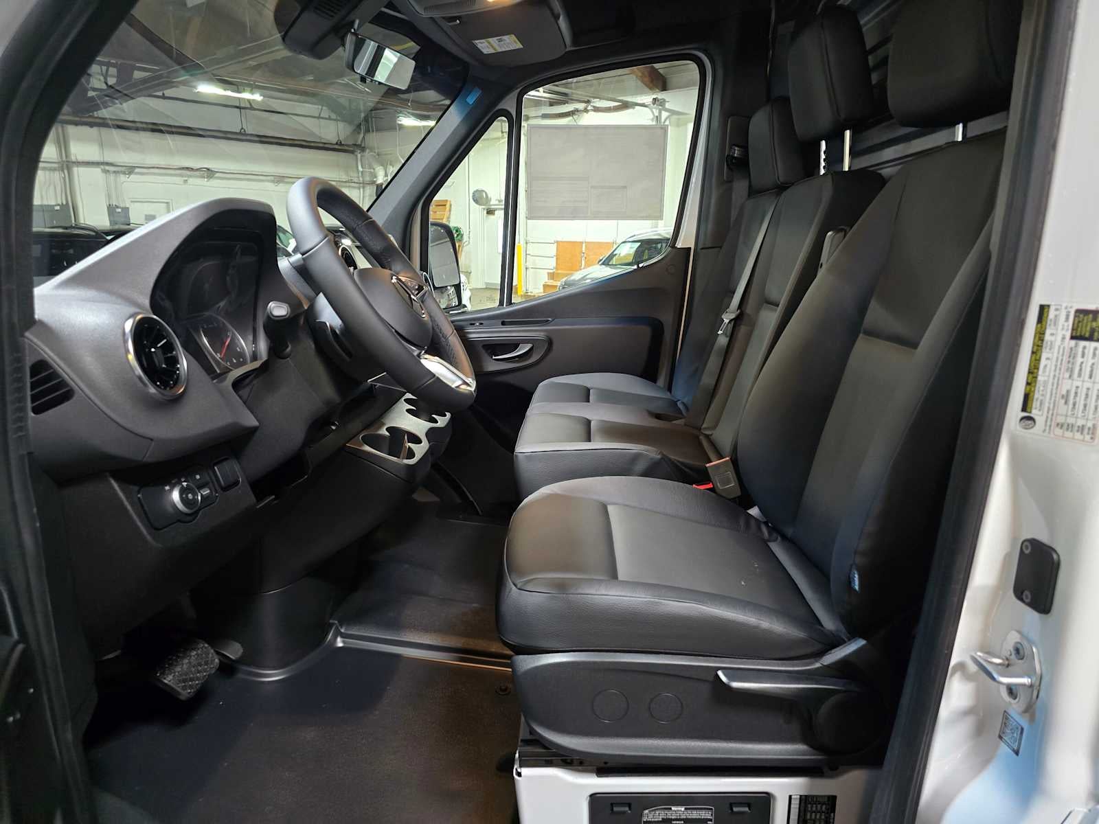 2026 Mercedes-Benz Sprinter 2500 Standard Roof I4 Diesel 144 RWD