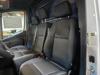 2026 Mercedes-Benz Sprinter 2500 Standard Roof I4 Diesel 144 RWD