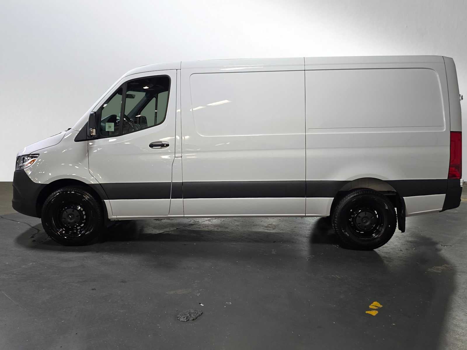 2026 Mercedes-Benz Sprinter 2500 Standard Roof I4 Diesel 144 RWD