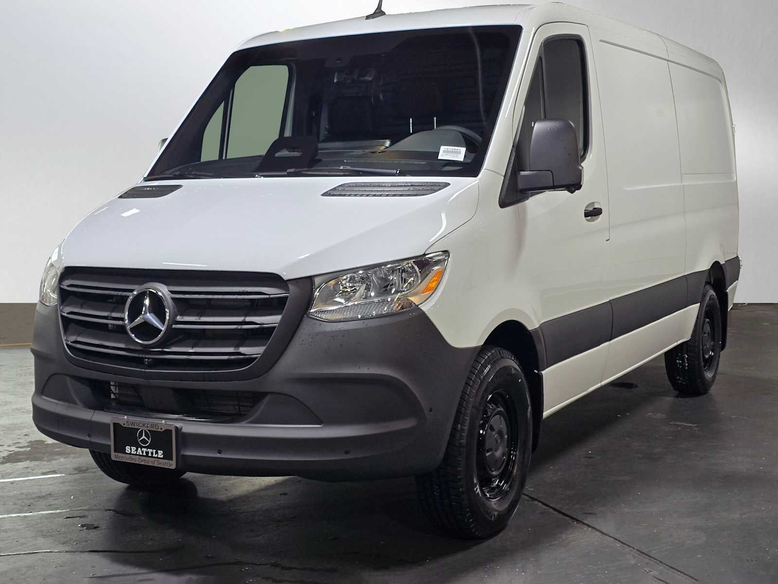 2026 Mercedes-Benz Sprinter 2500 Standard Roof I4 Diesel 144 RWD