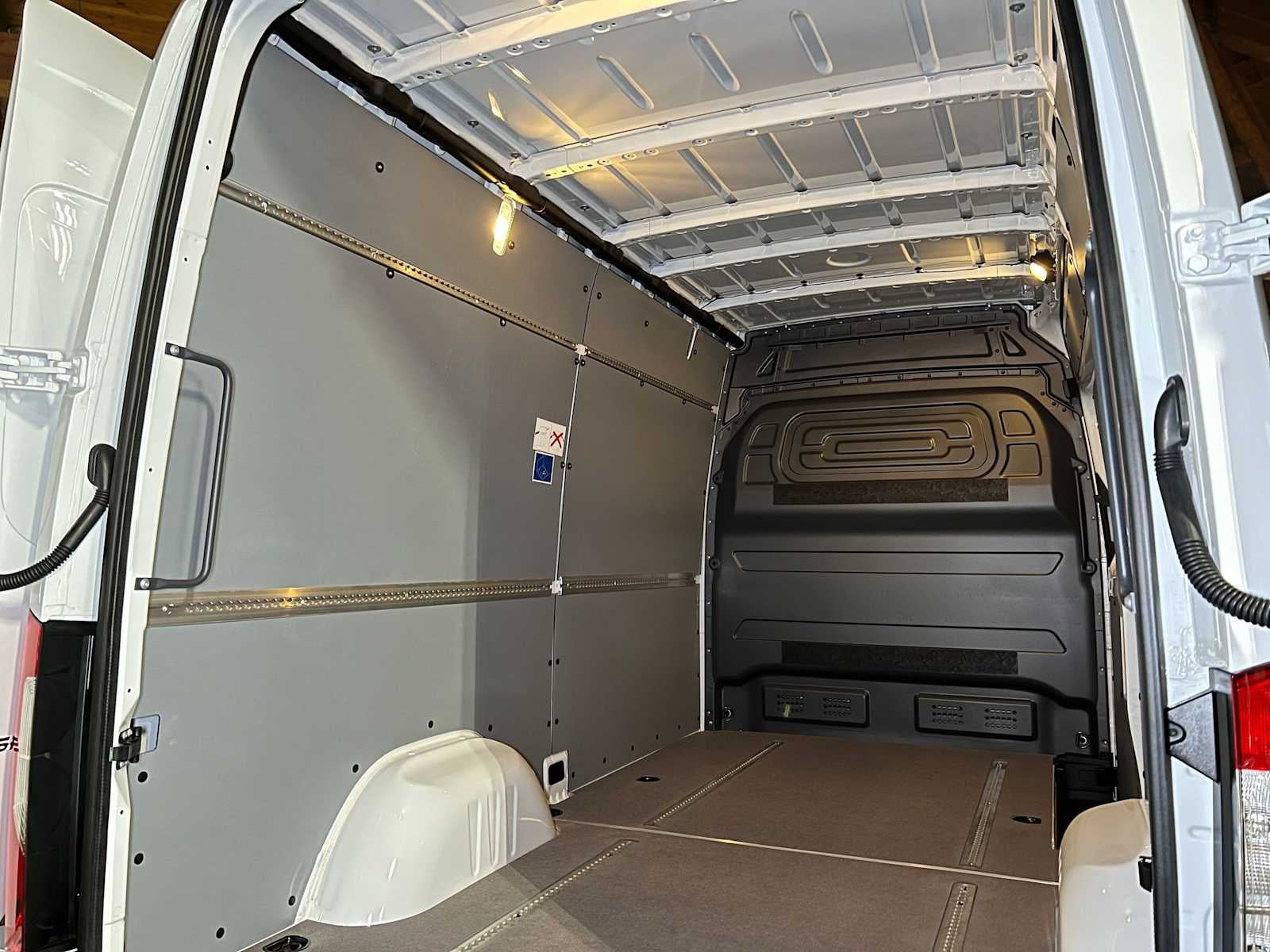 2026 Mercedes-Benz Sprinter 2500 Standard Roof I4 Diesel 144 RWD