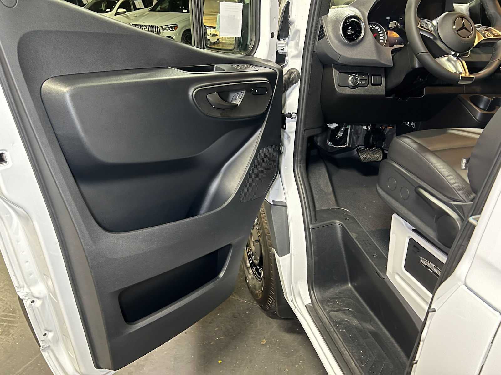 2026 Mercedes-Benz Sprinter 2500 Standard Roof I4 Diesel 144 RWD