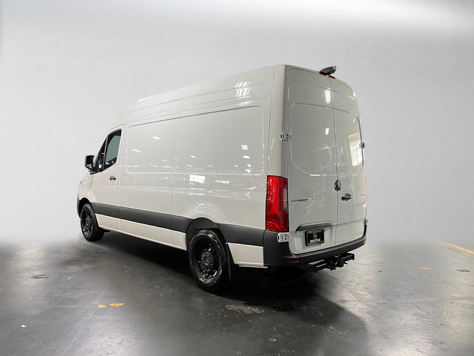 2026 Mercedes-Benz Sprinter 2500 Standard Roof I4 Diesel 144 RWD