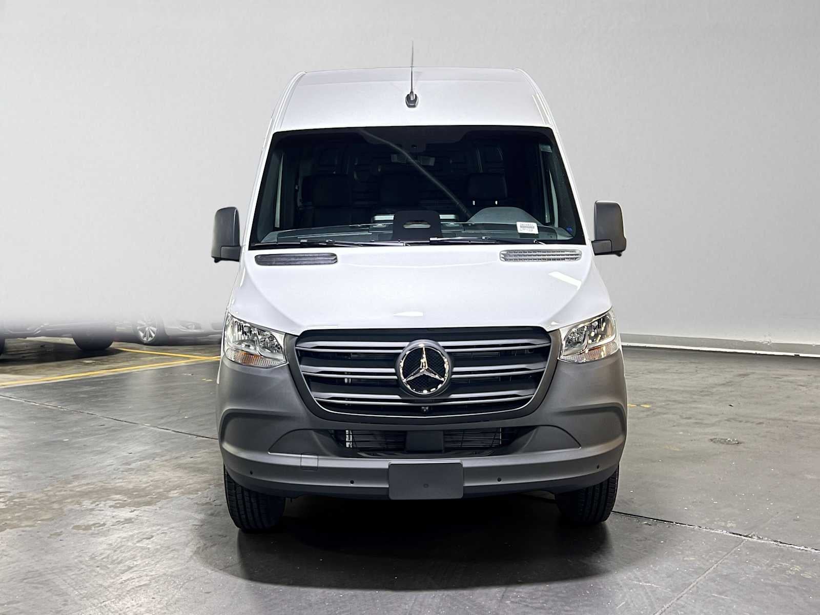 2026 Mercedes-Benz Sprinter 2500 Standard Roof I4 Diesel 144 RWD