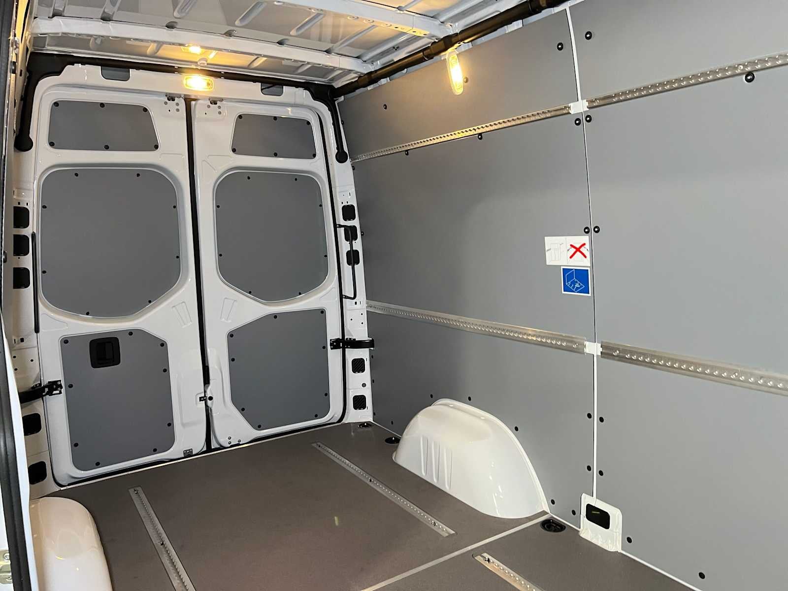 2026 Mercedes-Benz Sprinter 2500 Standard Roof I4 Diesel 144 RWD