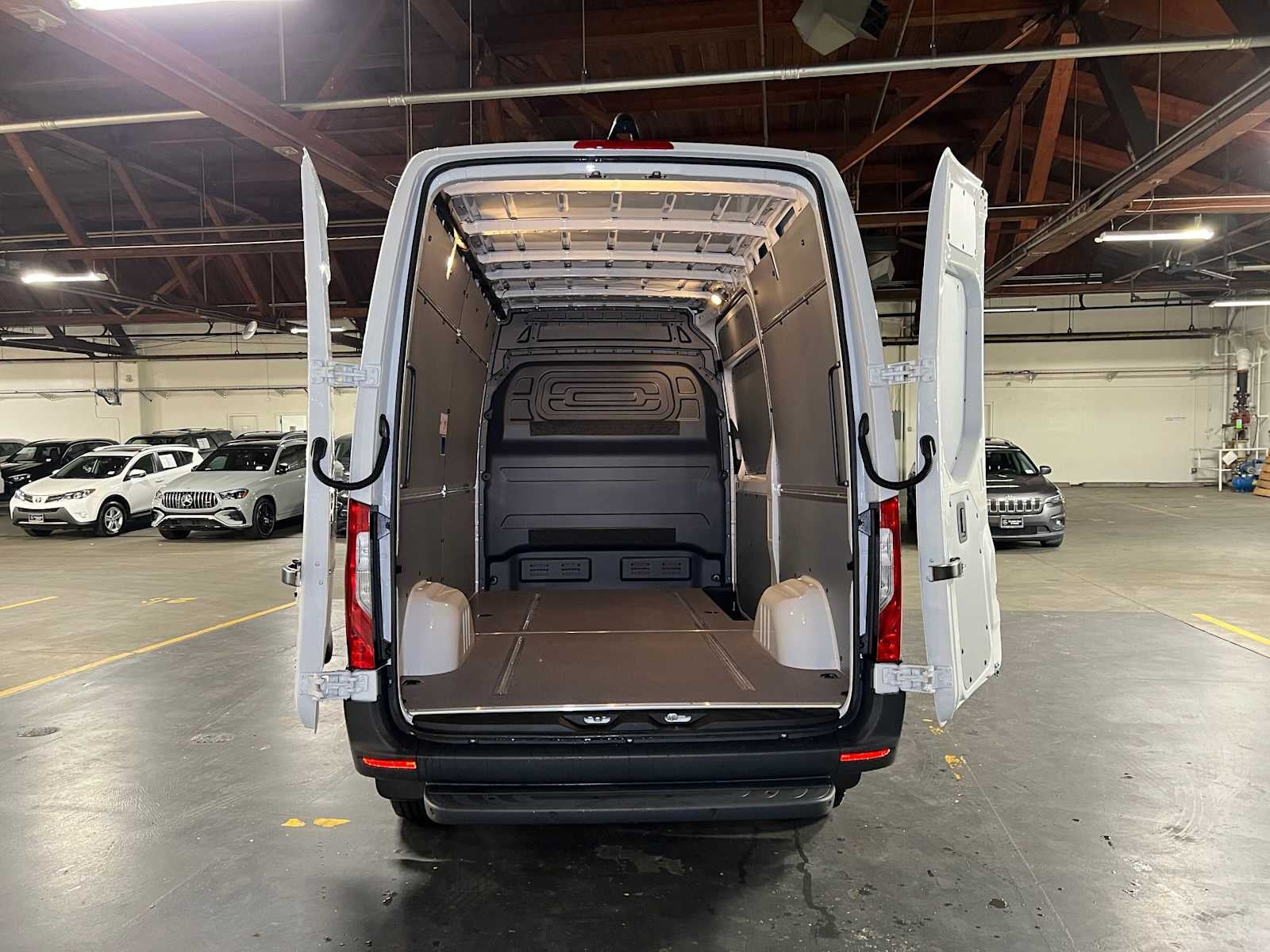 2026 Mercedes-Benz Sprinter 2500 Standard Roof I4 Diesel 144 RWD