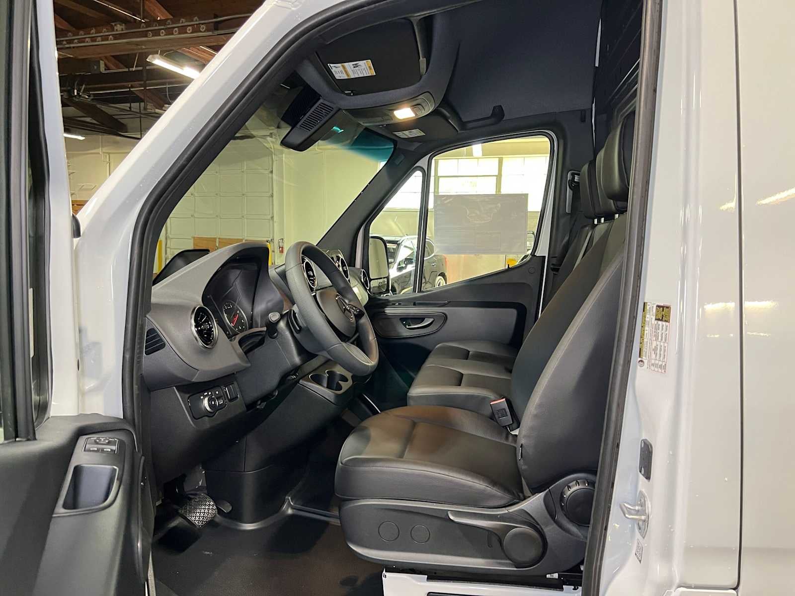 2026 Mercedes-Benz Sprinter 2500 Standard Roof I4 Diesel 144 RWD