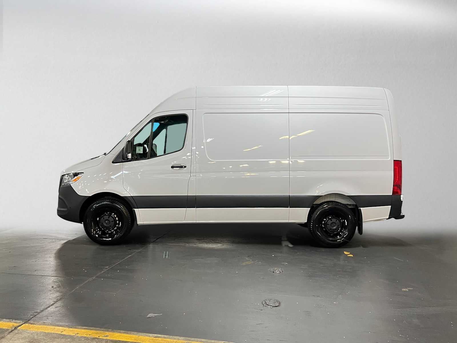 2026 Mercedes-Benz Sprinter 2500 Standard Roof I4 Diesel 144 RWD