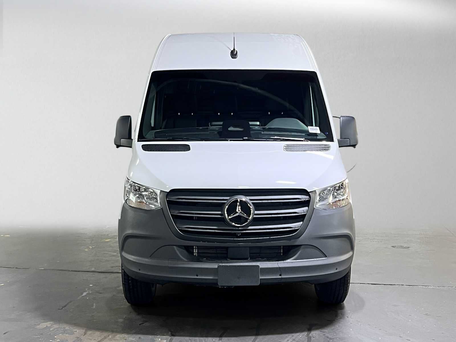 2026 Mercedes-Benz Sprinter 2500 Standard Roof I4 Diesel 144 RWD