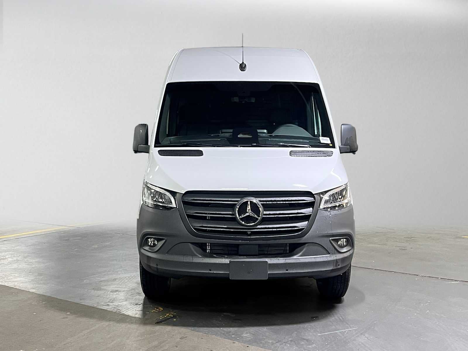 2026 Mercedes-Benz Sprinter Cargo 2500 Standard Roof I4 Diesel 144 RWD