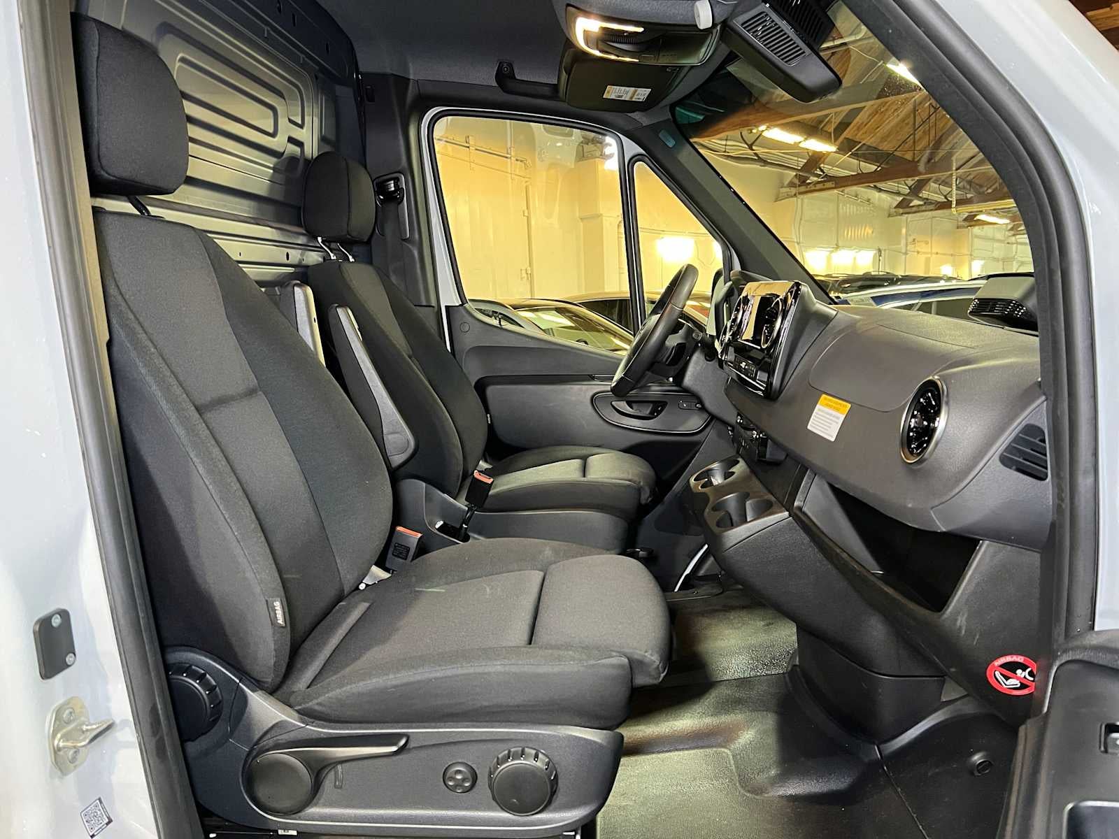 2025 Mercedes-Benz Sprinter Cargo Van 2500 Standard Roof I4 Diesel 144" RWD