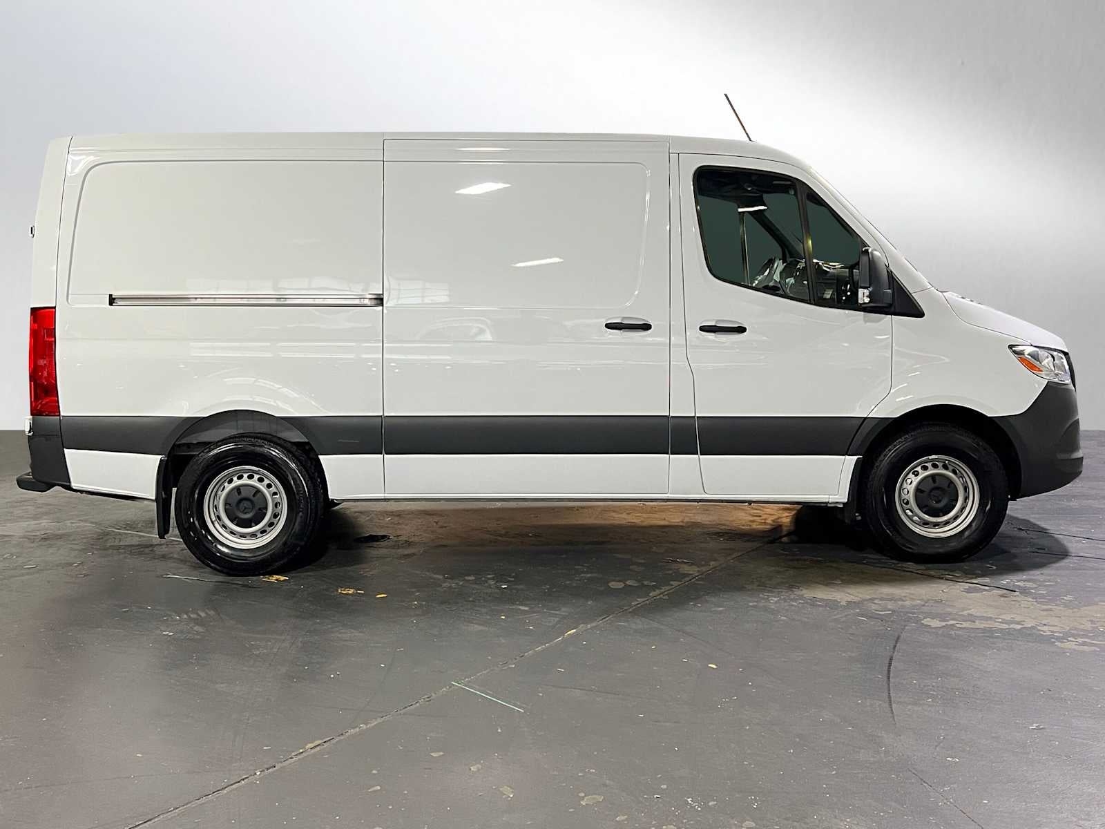 2025 Mercedes-Benz Sprinter Cargo Van 2500 Standard Roof I4 Diesel 144" RWD