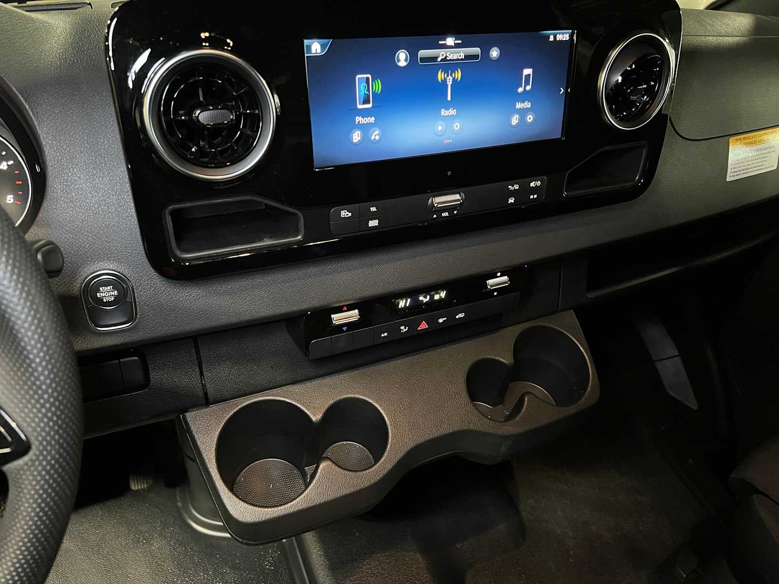 2025 Mercedes-Benz Sprinter Cargo Van 2500 Standard Roof I4 Diesel 144" RWD