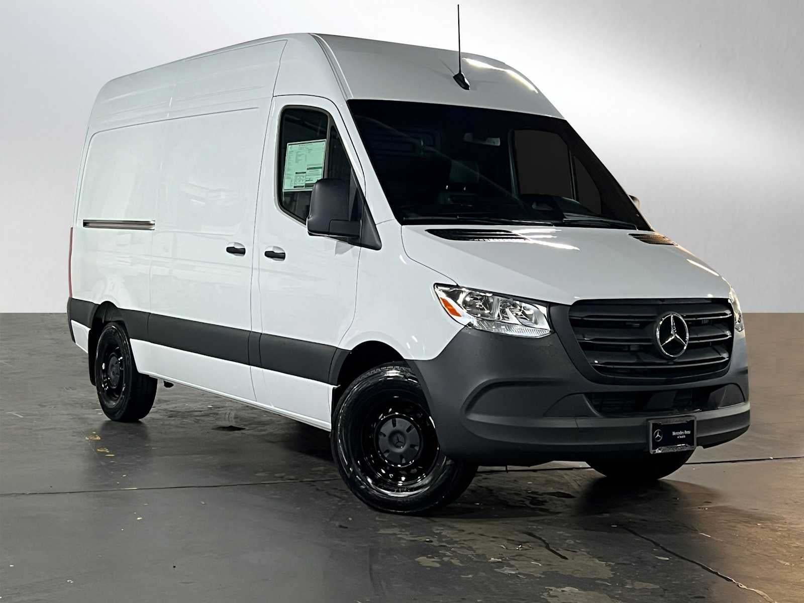2025 Mercedes-Benz Sprinter Cargo Van 2500 Standard Roof I4 Diesel 144" RWD