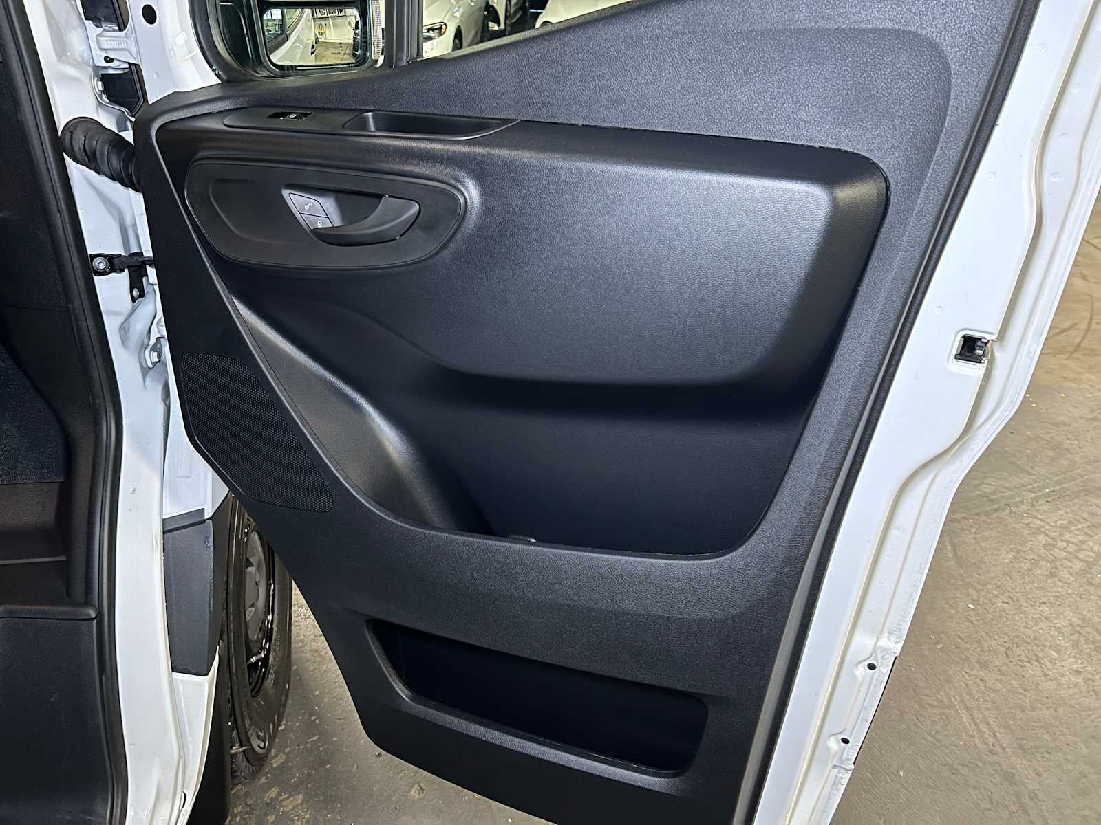 2025 Mercedes-Benz Sprinter Cargo Van 2500 Standard Roof I4 Diesel 144" RWD