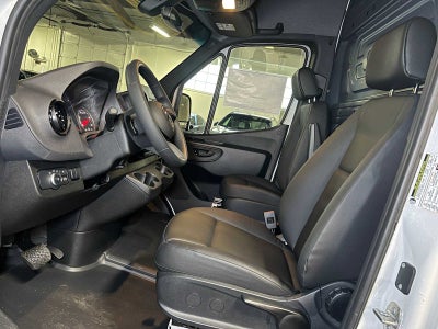 2025 Mercedes-Benz Sprinter Cargo Van 2500 Standard Roof I4 Diesel 144" RWD