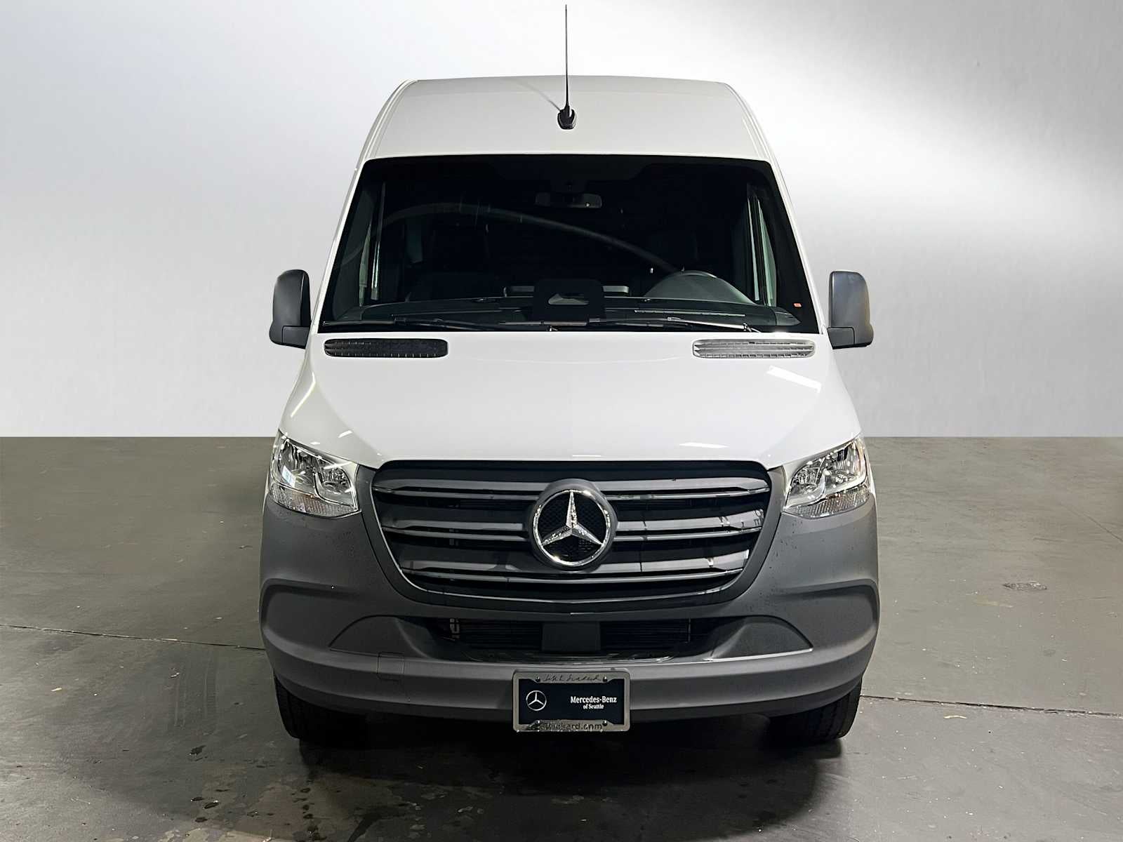 2025 Mercedes-Benz Sprinter Cargo Van 2500 Standard Roof I4 Diesel 144" RWD