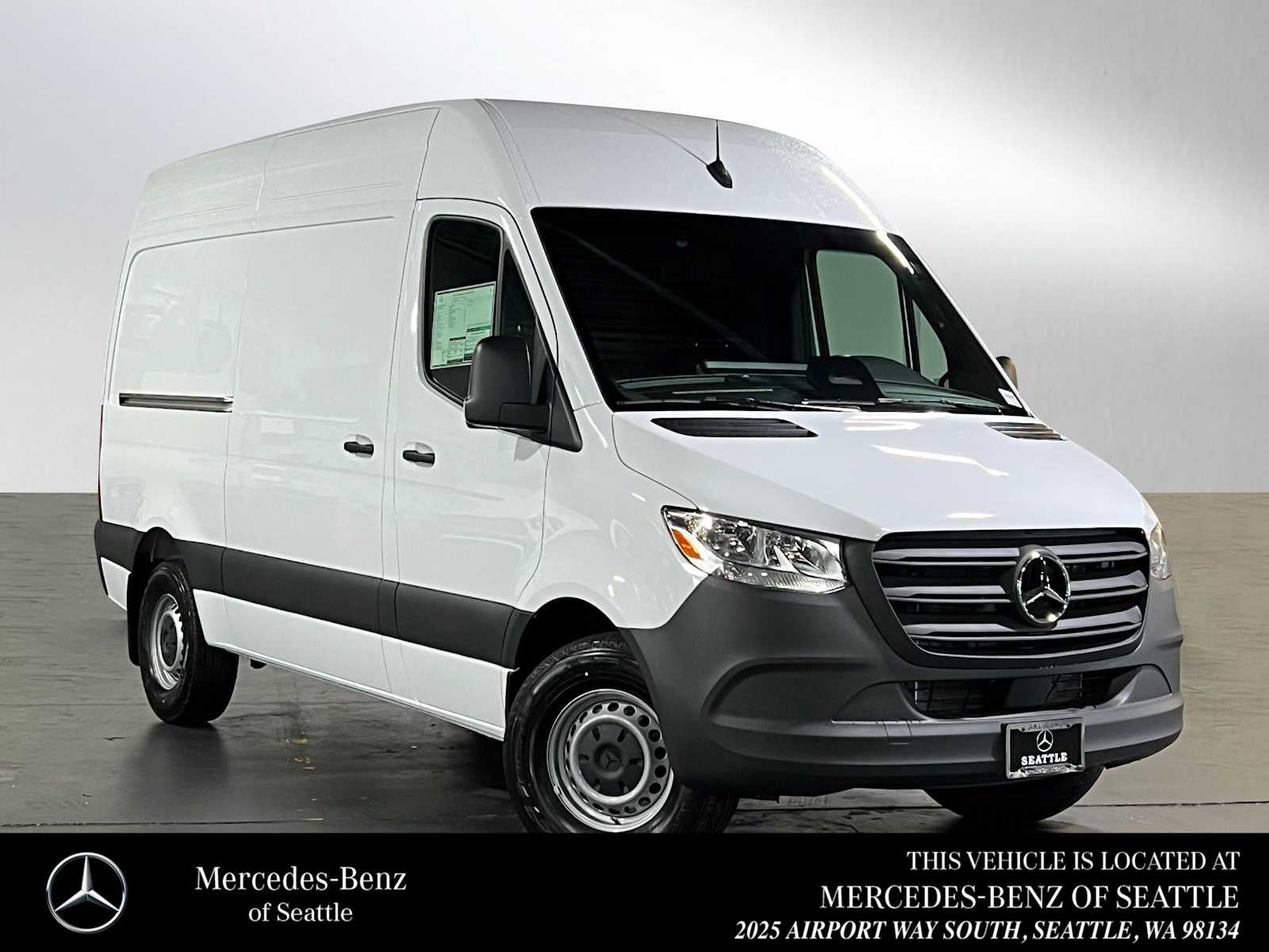 2025 Mercedes-Benz Sprinter Cargo Van 2500 Standard Roof I4 Diesel 144" RWD
