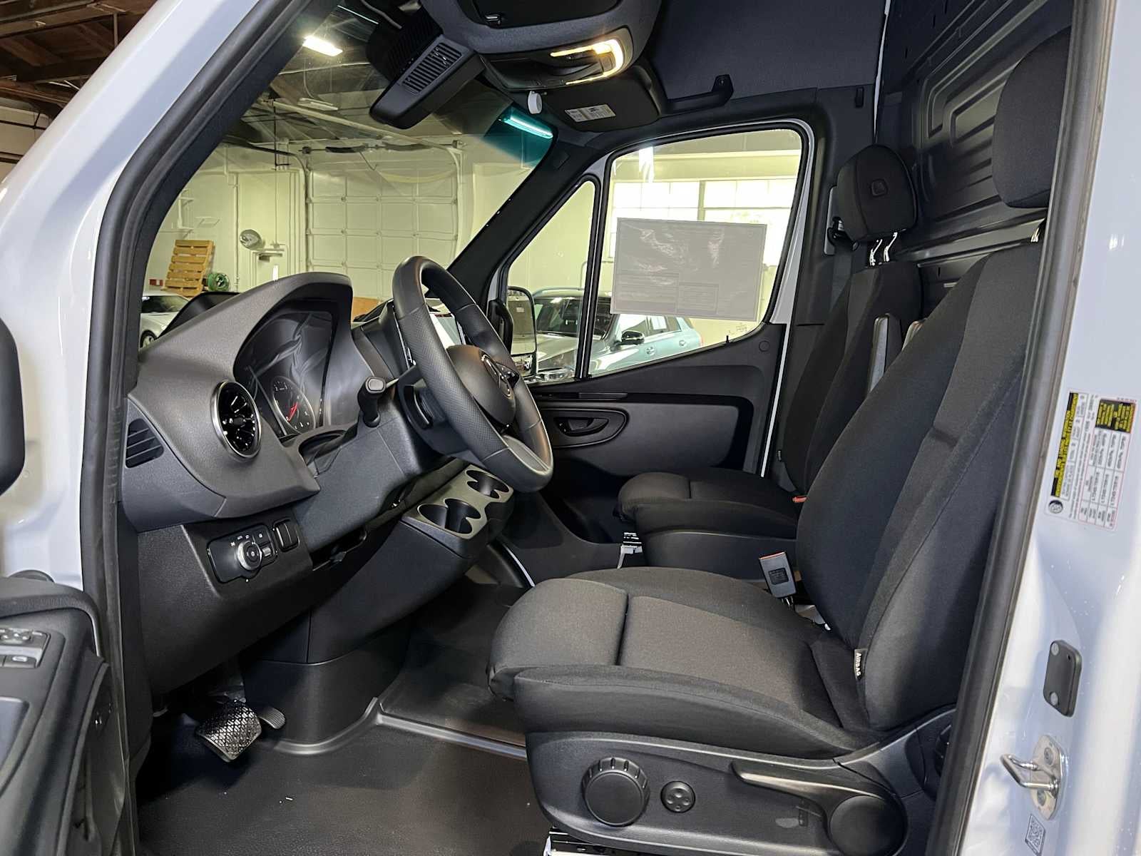 2025 Mercedes-Benz Sprinter Cargo Van 2500 Standard Roof I4 Diesel 144" RWD