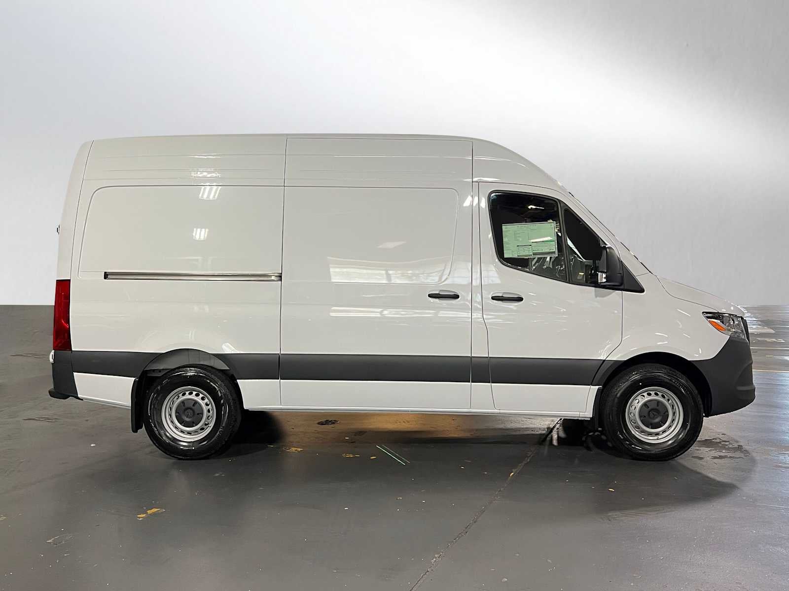 2025 Mercedes-Benz Sprinter Cargo Van 2500 Standard Roof I4 Diesel 144" RWD