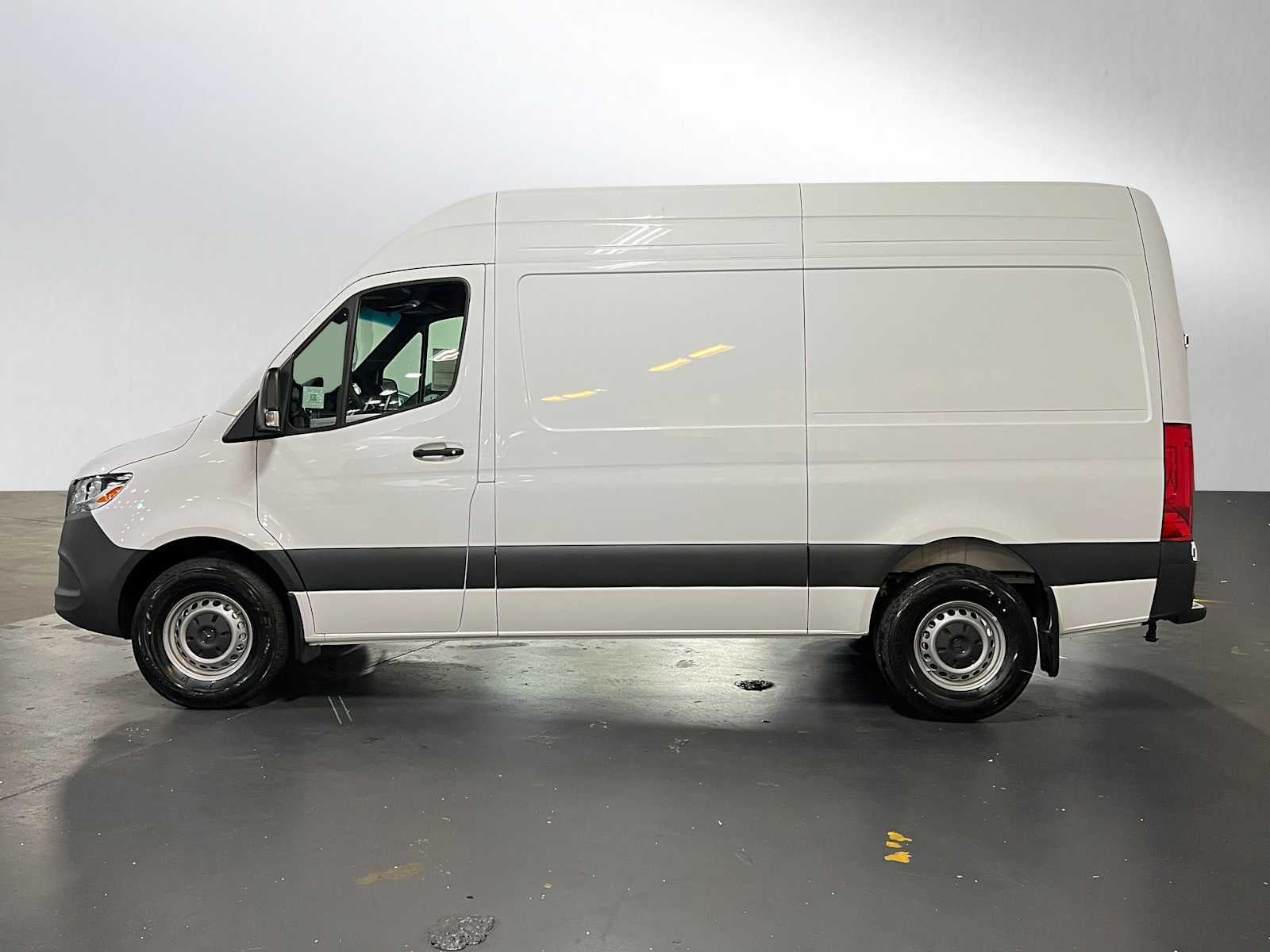 2025 Mercedes-Benz Sprinter Cargo Van 2500 Standard Roof I4 Diesel 144" RWD