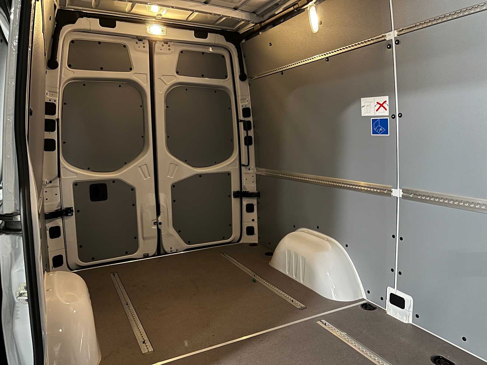 2026 Mercedes-Benz Sprinter 2500 Standard Roof I4 Diesel 144 RWD