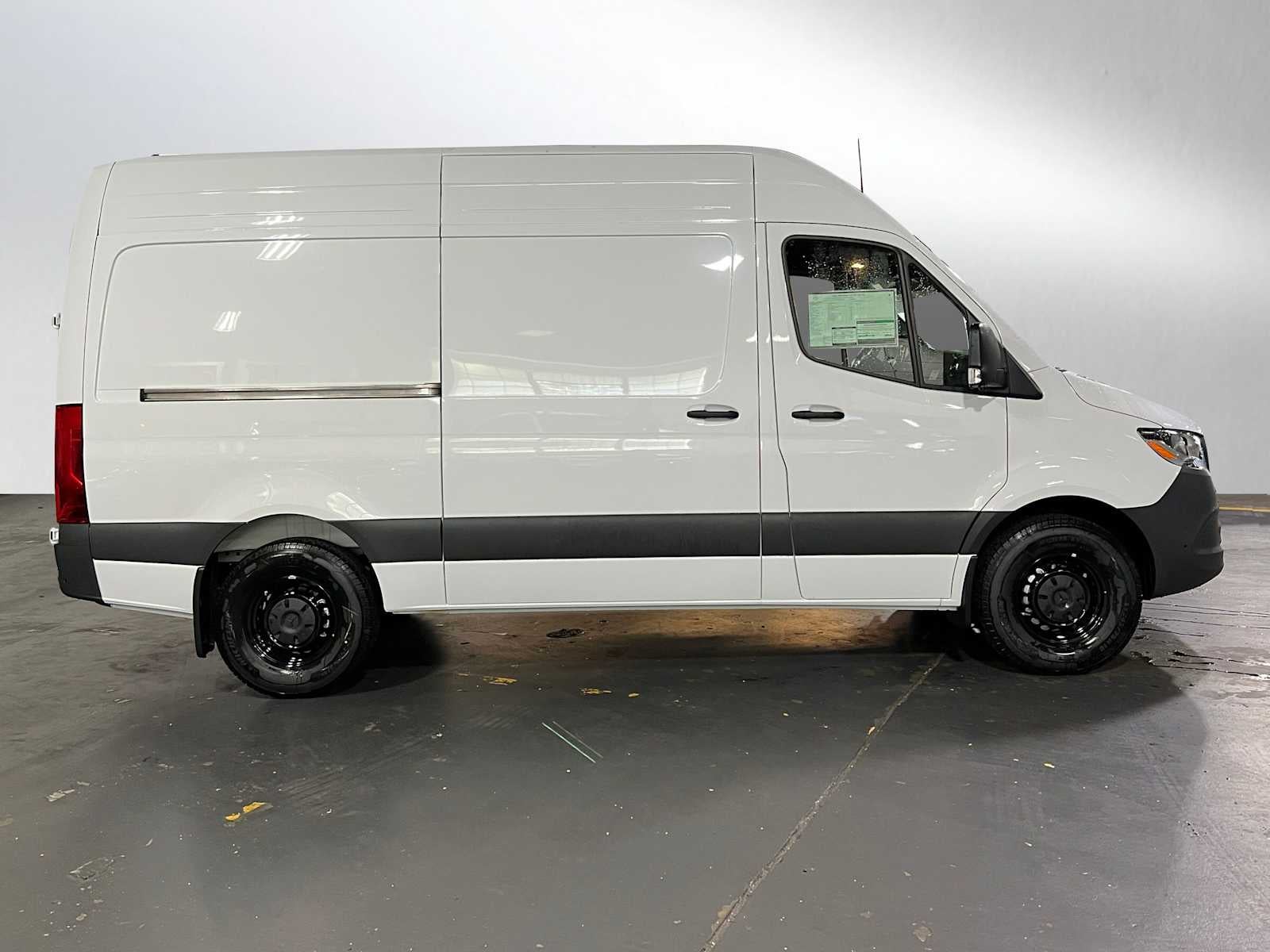 2026 Mercedes-Benz Sprinter 2500 Standard Roof I4 Diesel 144 RWD