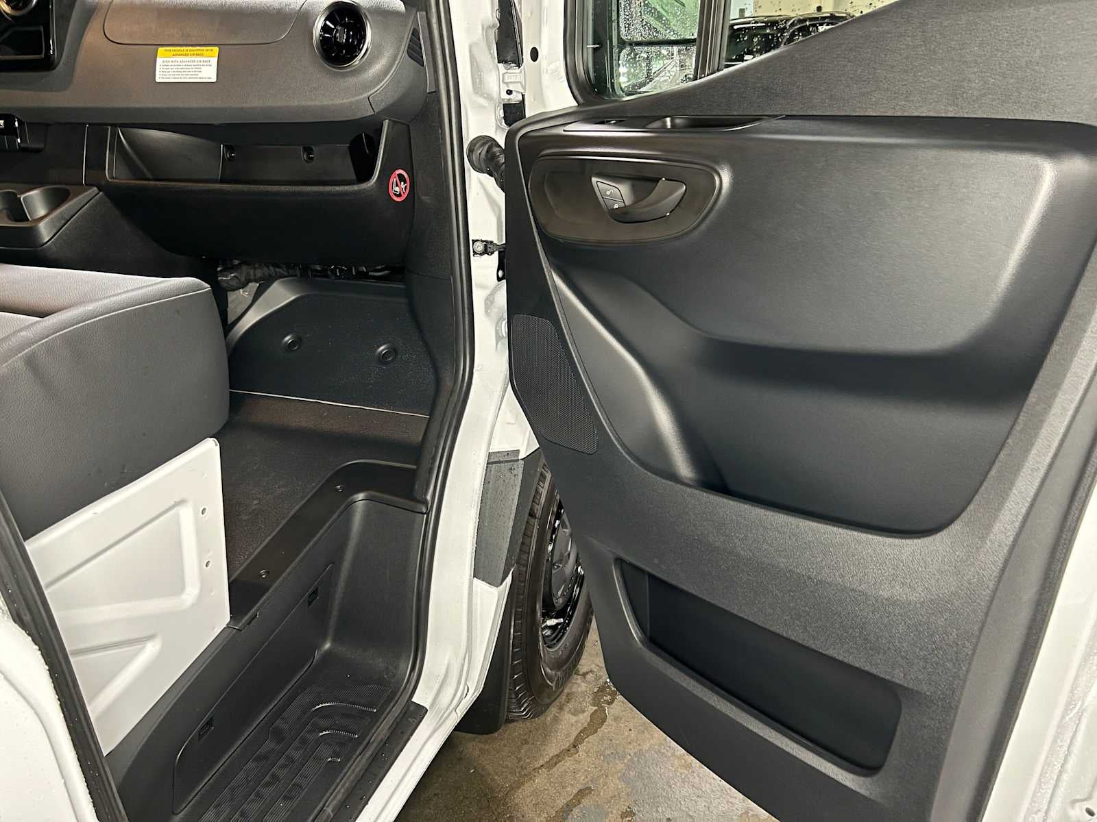 2026 Mercedes-Benz Sprinter 2500 Standard Roof I4 Diesel 144 RWD