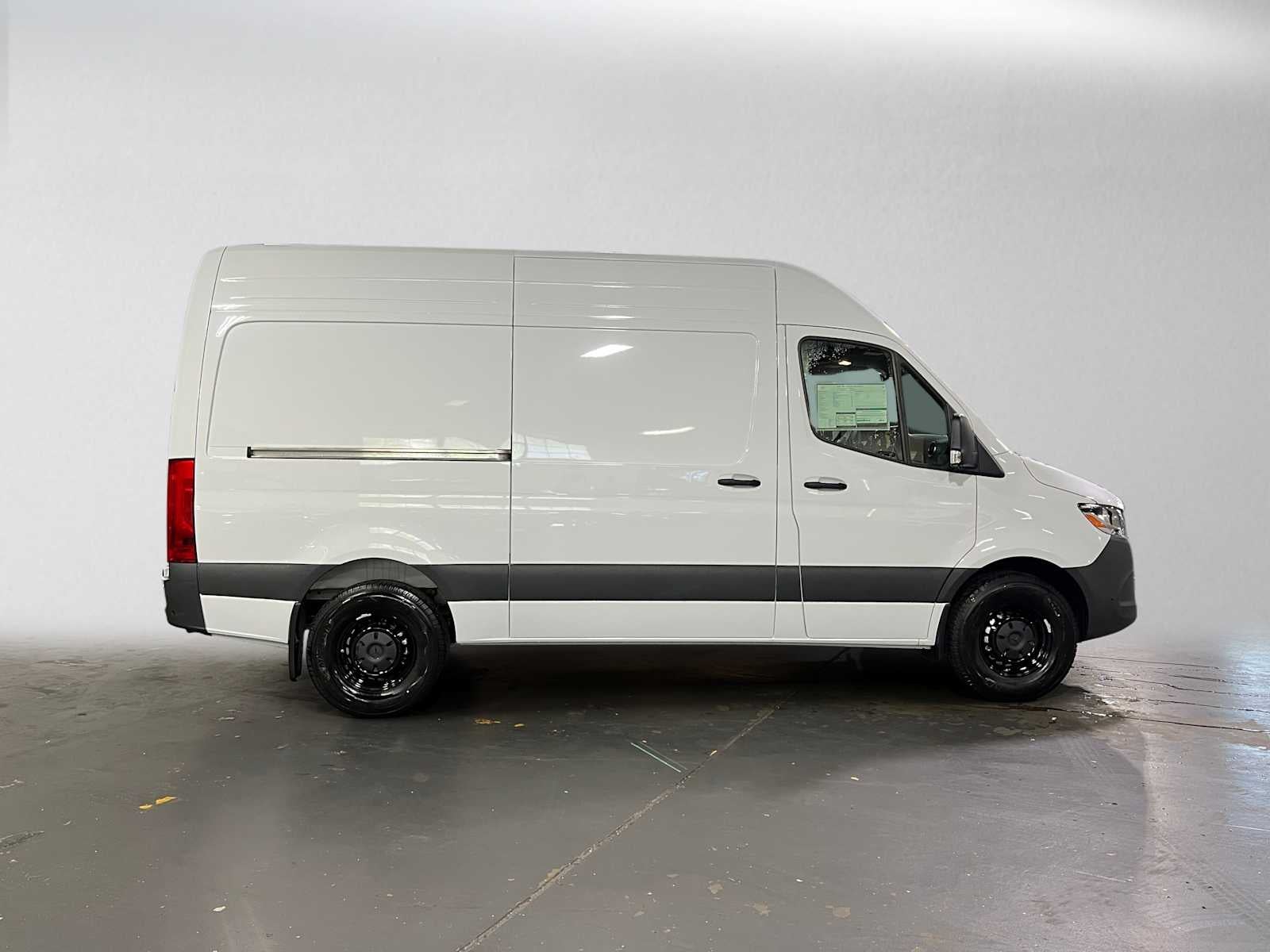 2026 Mercedes-Benz Sprinter 2500 Standard Roof I4 Diesel 144 RWD