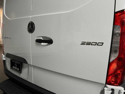 2026 Mercedes-Benz Sprinter 2500 Standard Roof I4 Diesel 144 RWD
