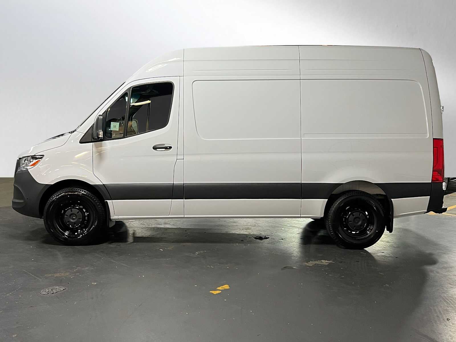 2026 Mercedes-Benz Sprinter 2500 Standard Roof I4 Diesel 144 RWD