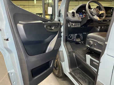 2026 Mercedes-Benz Sprinter 2500 Standard Roof I4 Diesel 144 RWD