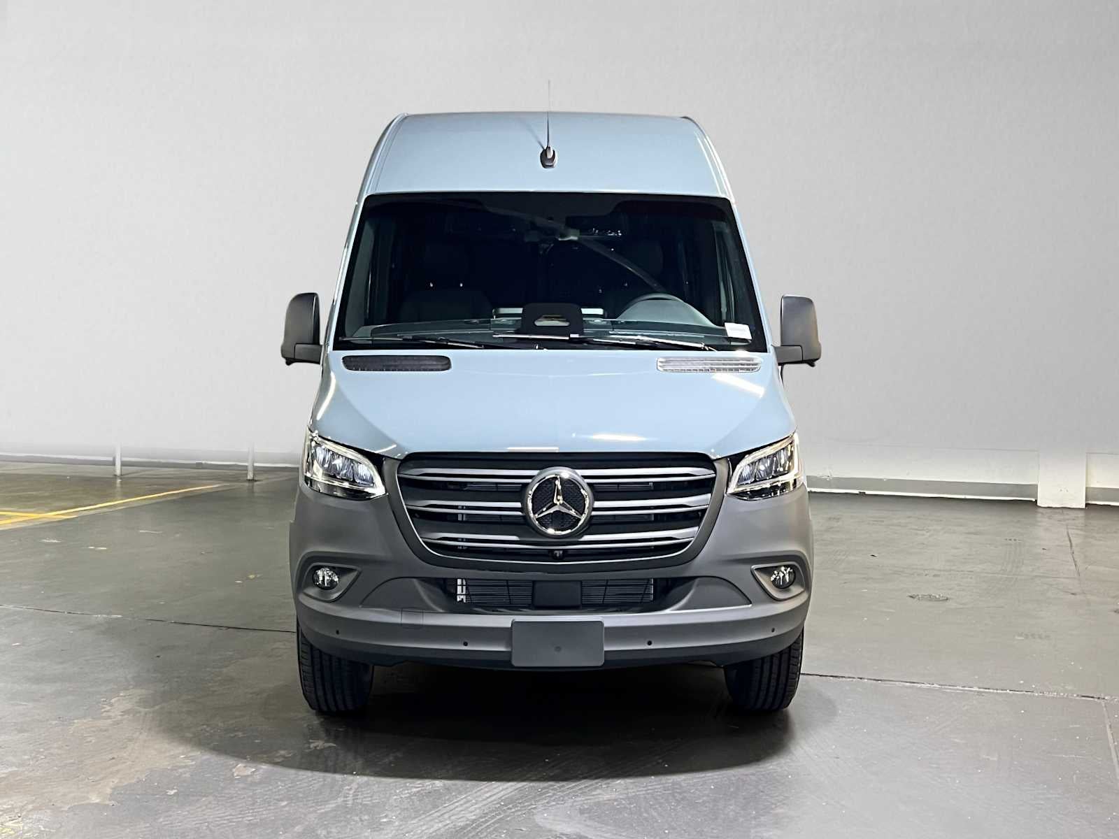2026 Mercedes-Benz Sprinter 2500 Standard Roof I4 Diesel 144 RWD