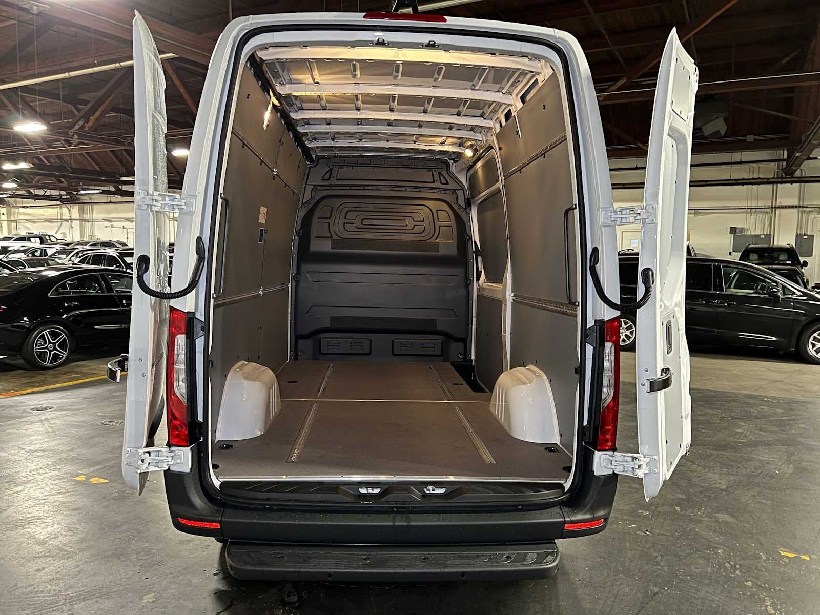 2026 Mercedes-Benz Sprinter Cargo 2500 Standard Roof I4 Diesel 144 RWD
