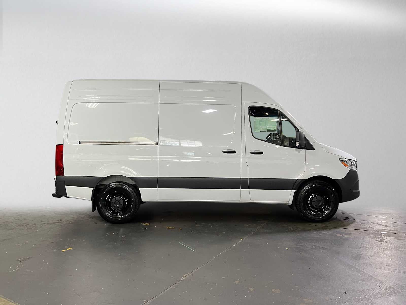 2026 Mercedes-Benz Sprinter Cargo 2500 Standard Roof I4 Diesel 144 RWD