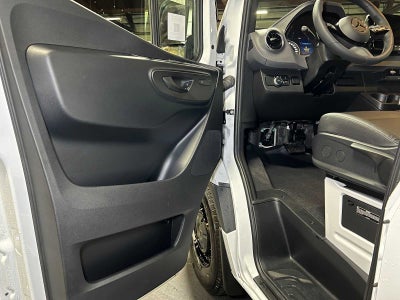 2026 Mercedes-Benz Sprinter Cargo 2500 Standard Roof I4 Diesel 144 RWD