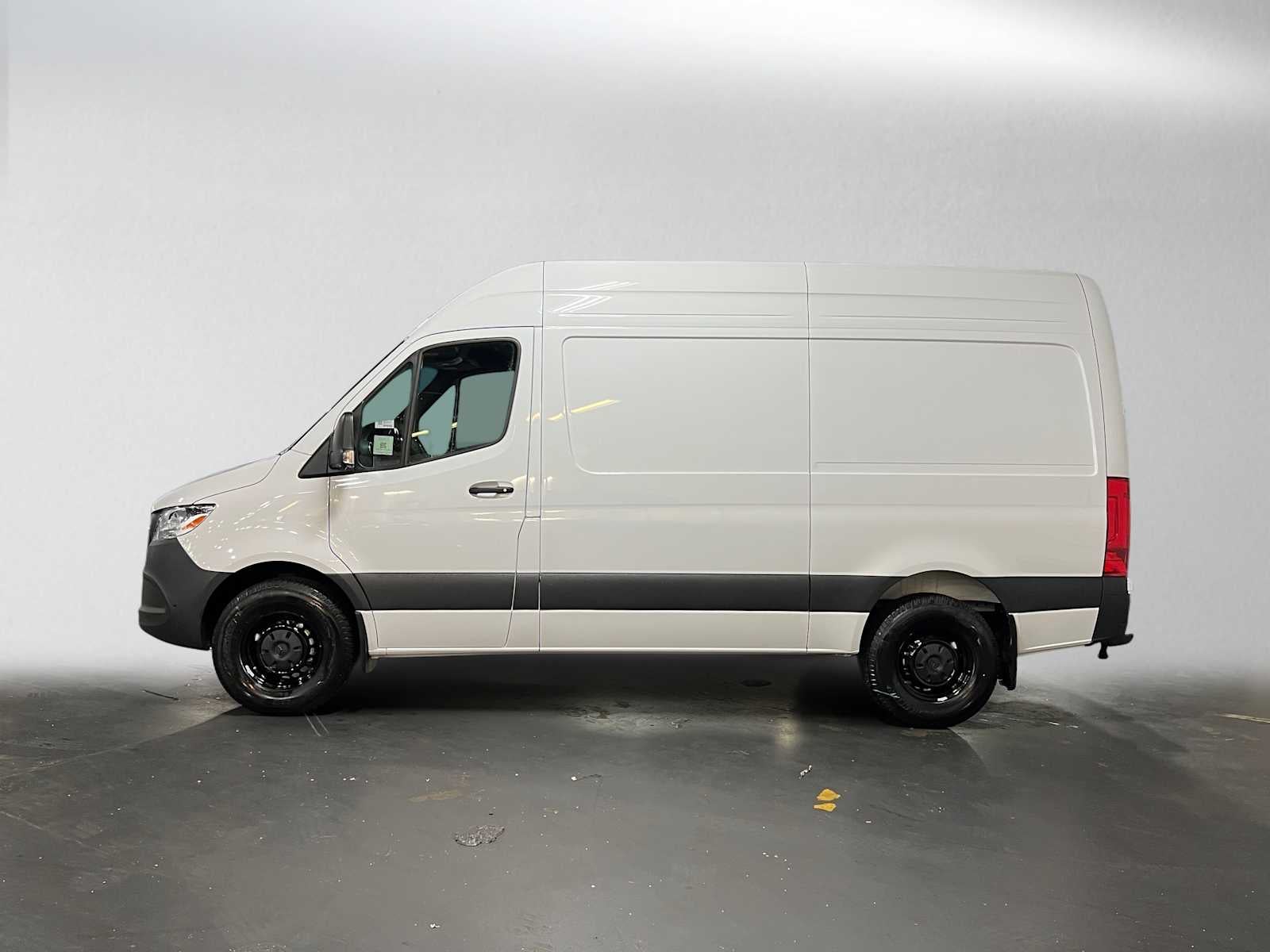 2026 Mercedes-Benz Sprinter Cargo 2500 Standard Roof I4 Diesel 144 RWD