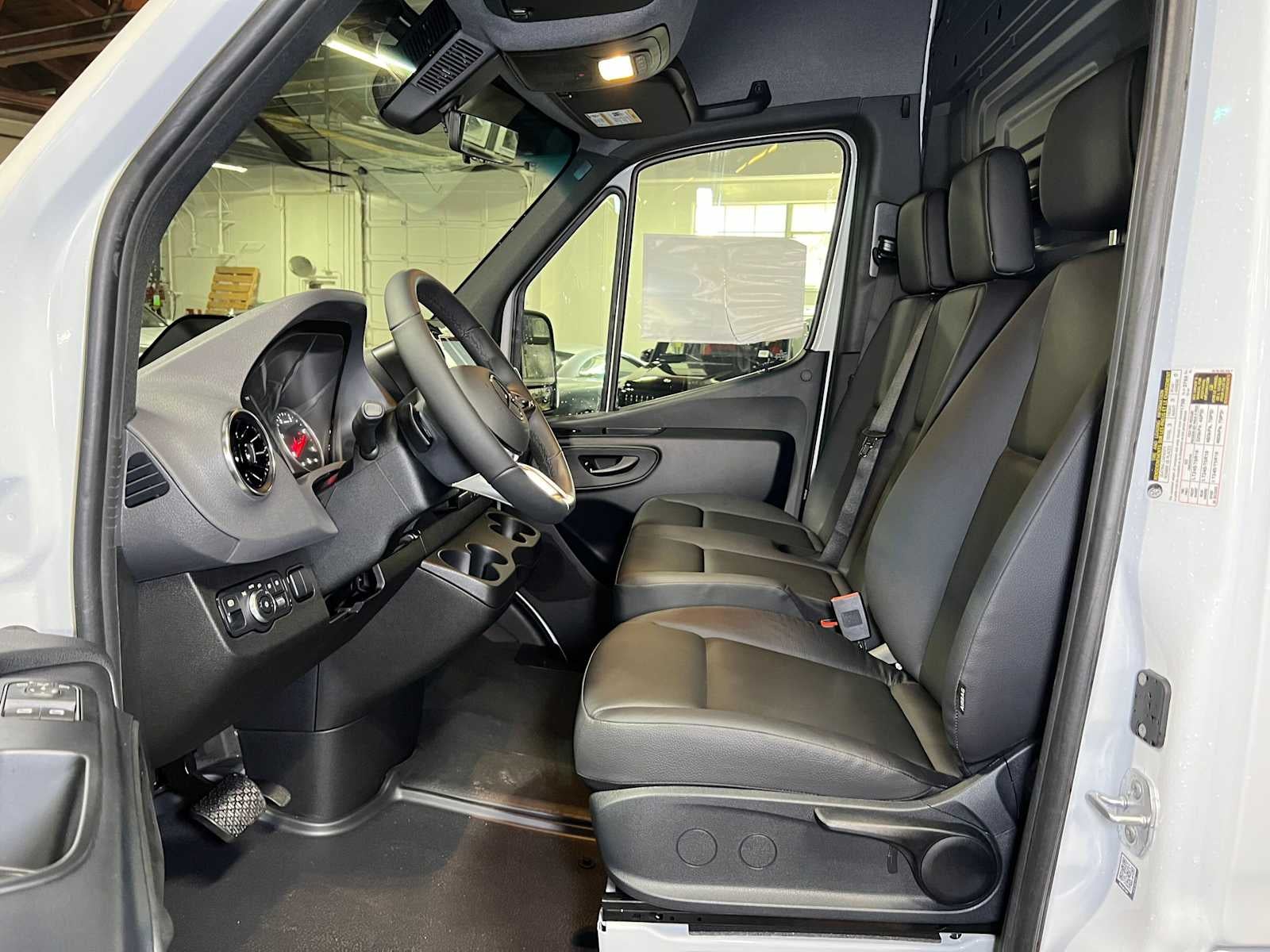 2026 Mercedes-Benz Sprinter Cargo 2500 Standard Roof I4 Diesel 144 RWD