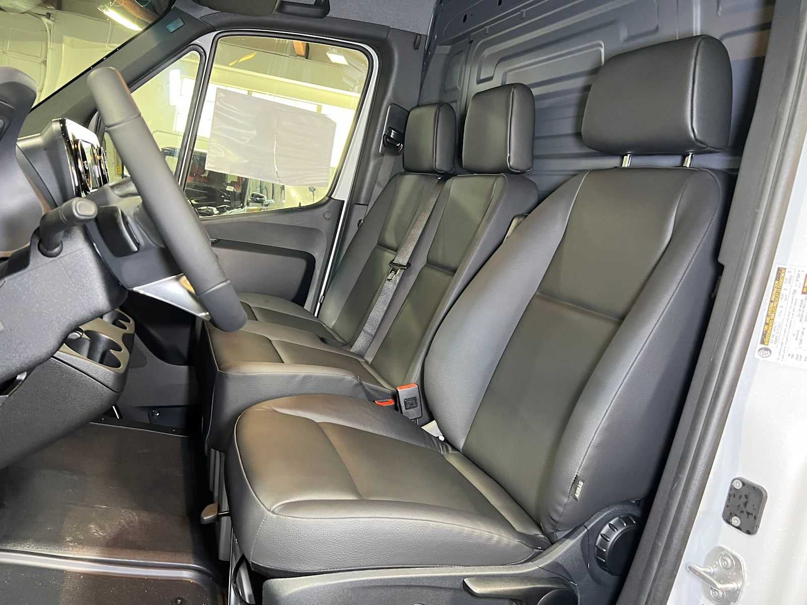 2026 Mercedes-Benz Sprinter Cargo 2500 Standard Roof I4 Diesel 144 RWD