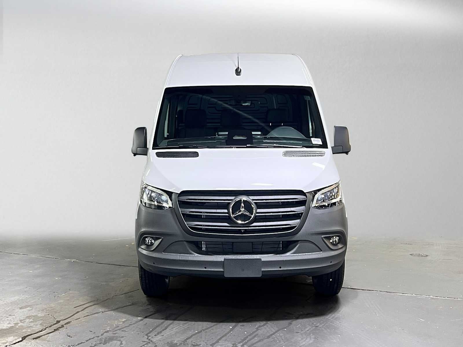 2026 Mercedes-Benz Sprinter Cargo 2500 Standard Roof I4 Diesel 144 RWD
