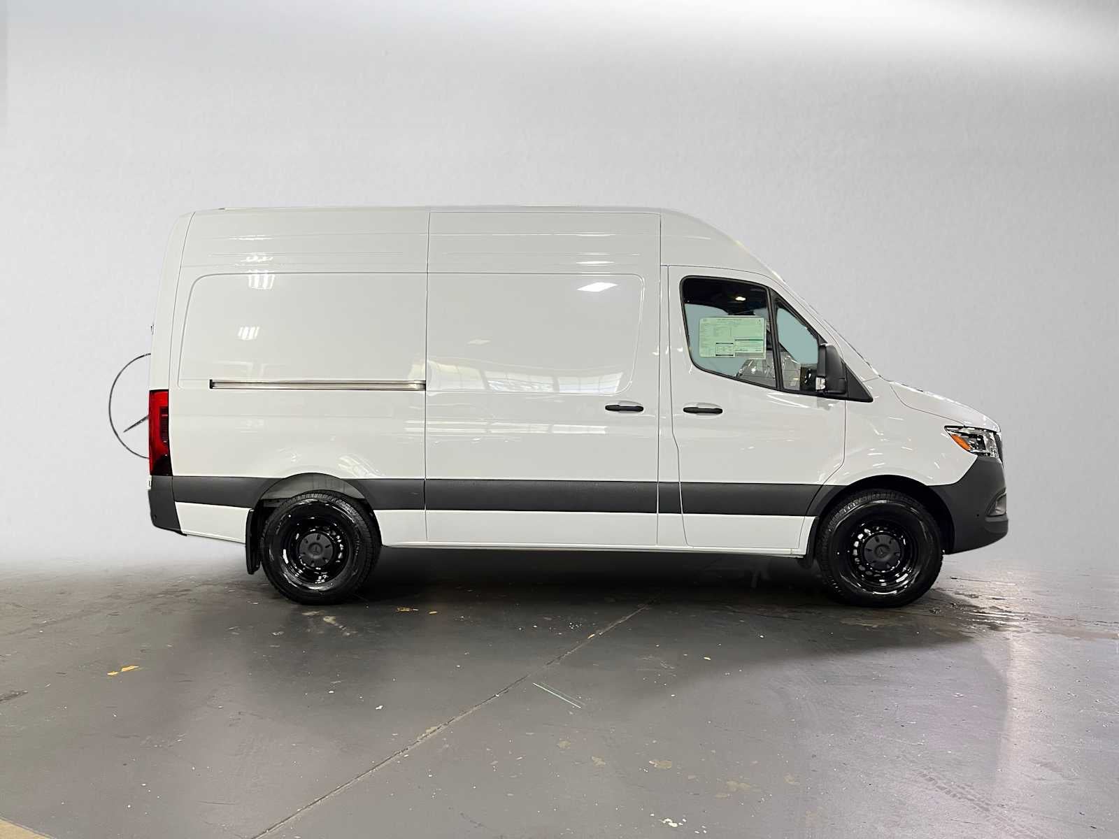 2026 Mercedes-Benz Sprinter Cargo 2500 Standard Roof I4 Diesel 144 RWD