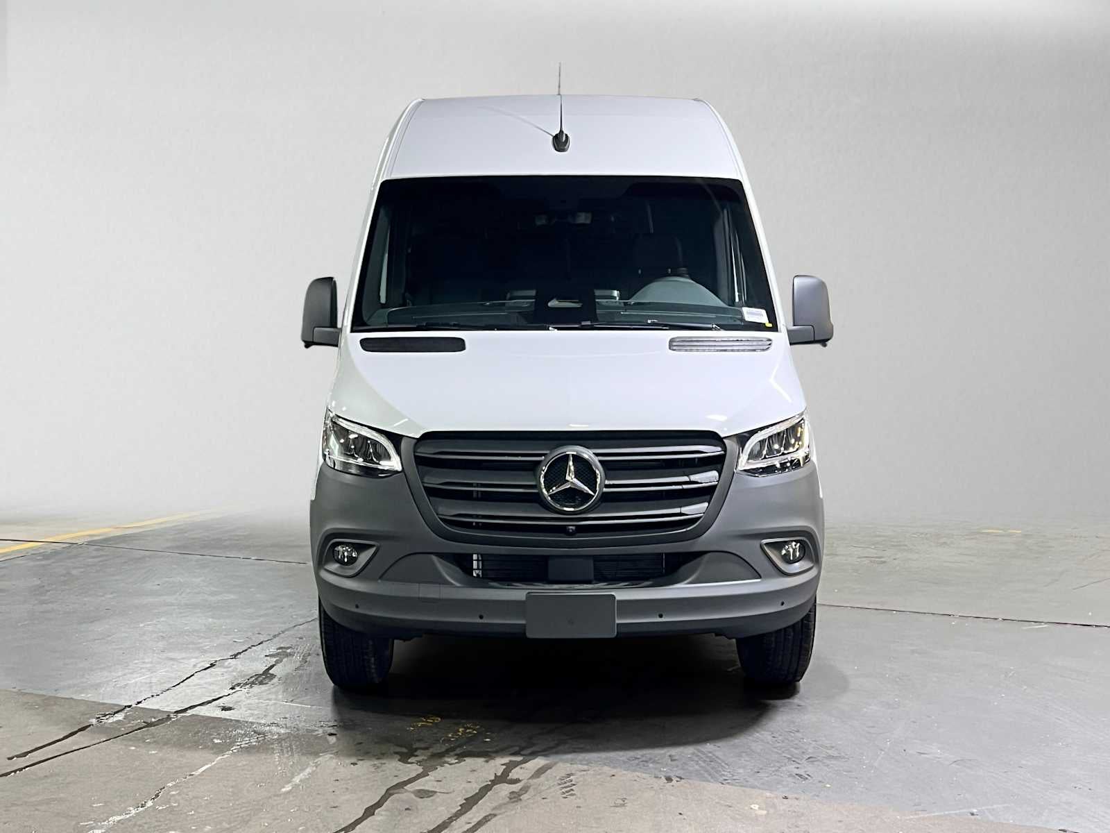 2026 Mercedes-Benz Sprinter Cargo 2500 Standard Roof I4 Diesel 144 RWD