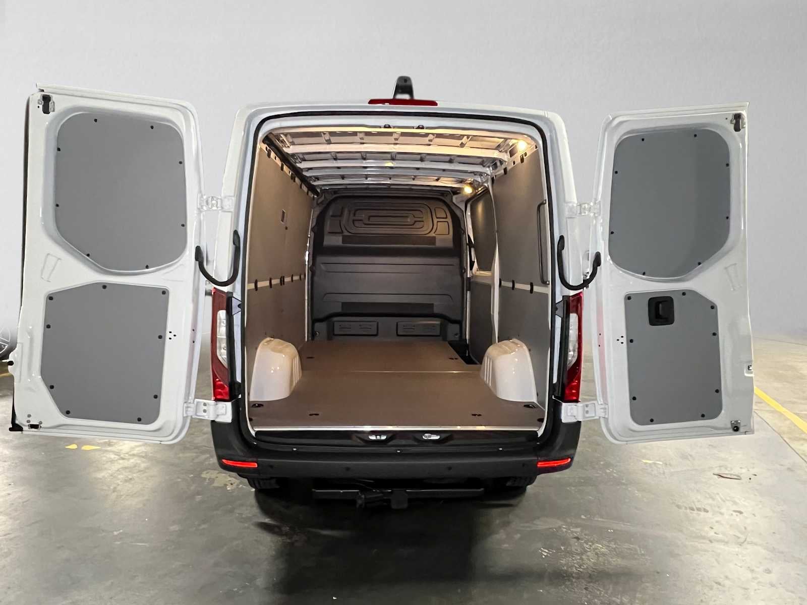 2026 Mercedes-Benz Sprinter Cargo 2500 Standard Roof I4 Diesel 144 RWD